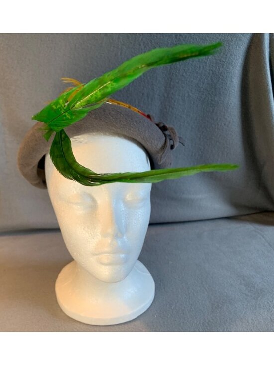 Ladies Gray Hat with Long Feather Accent Vintage Size 22 main image 6